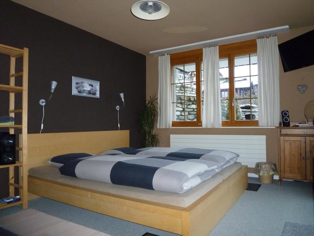 B&B Haussener Krattigen Zimmer foto